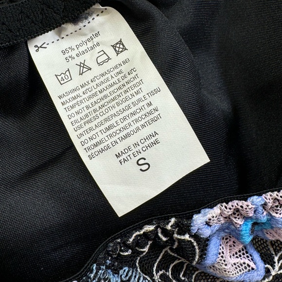 Elegant Black Floral embroidered luxury Panties 🖤 - Picture 5 of 5